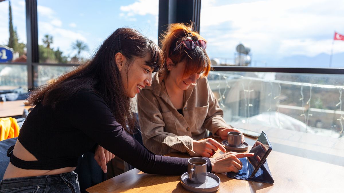 Virtual Connections: The Role of the Internet in Forming New Friendships